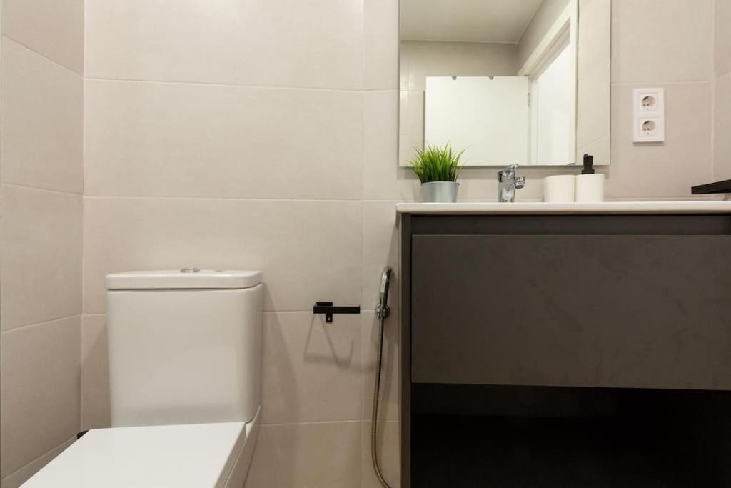 Apartamento Nuevo Loft En Playa Y Cerca Del Centro, Ac Y Wifi Valencia Exterior foto